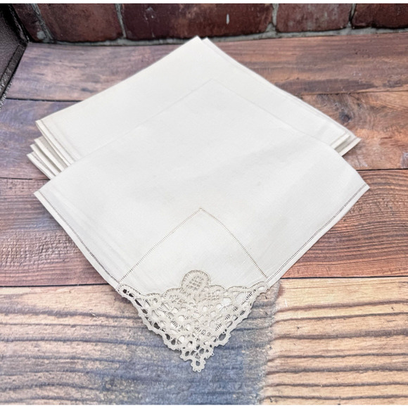 NEW Vintage Set Of 12 Linen Crochet Corner Dinner Napkins Beige Cottagecore - Picture 1 of 6